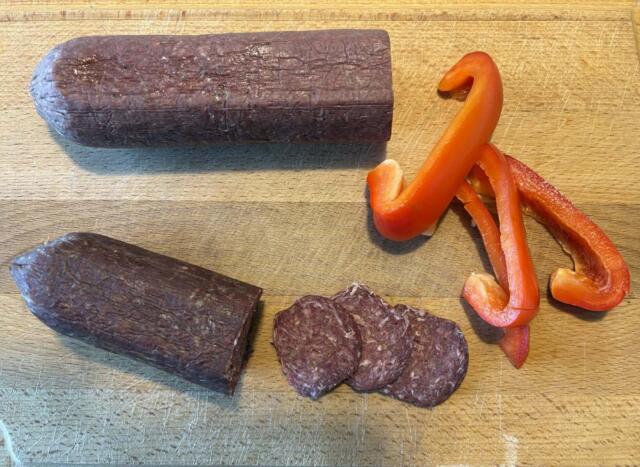 Lammespegepølse med hvidløg